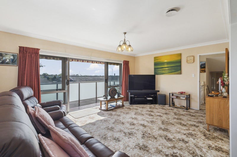 2/18 Hanover Place, Pahurehure, Papakura - Carousel 2