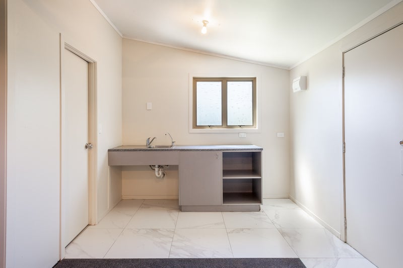 90 Massey Street, Frankton, Hamilton - Carousel 21