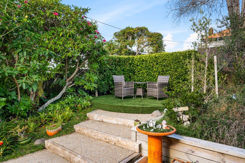 2/24 Penzance Road, Mairangi Bay, Auckland - Carousel 2