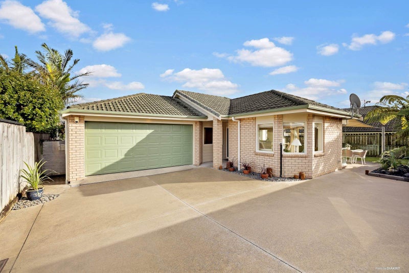 48B Rodney Street, Howick, Auckland - Carousel 1