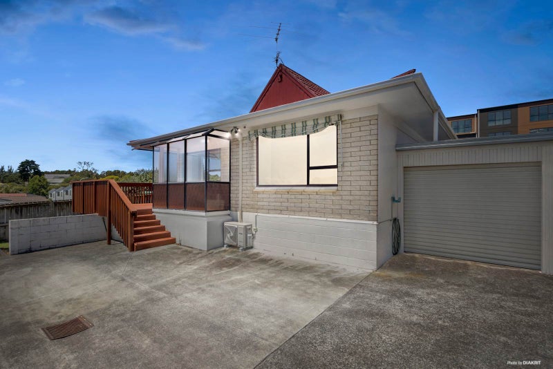 56B Highland Park Drive, Highland Park, Auckland - Carousel 1