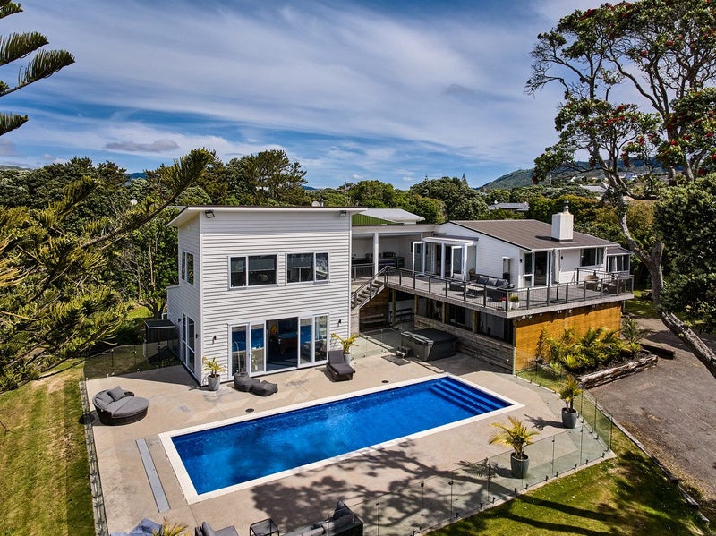 5B Whitehouse Road, Titahi Bay, Porirua - Carousel 1