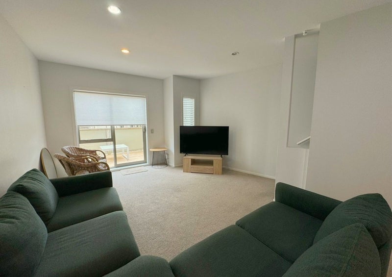 5/21 Hunters Park Drive, Three Kings, Auckland - Carousel 2