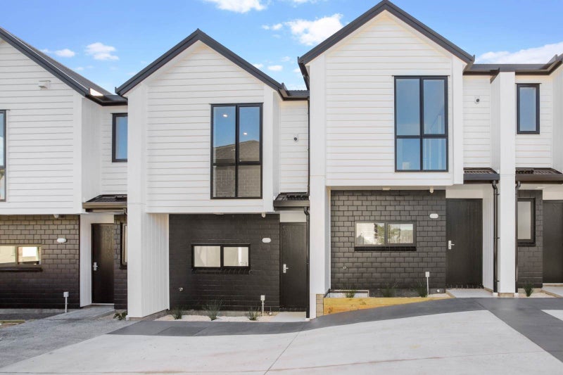 3/10 Shamrock Lane, Te Atatu Peninsula, Auckland - Carousel 2