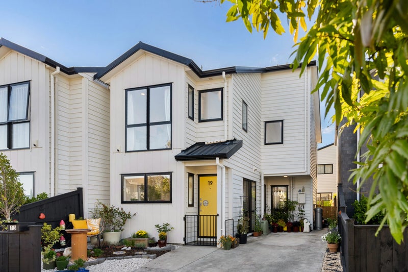 19 Kokowai Parade, Hobsonville, Auckland - Carousel 1