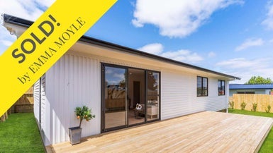 8B Kaikoura Street, Henderson, Auckland - Carousel 1
