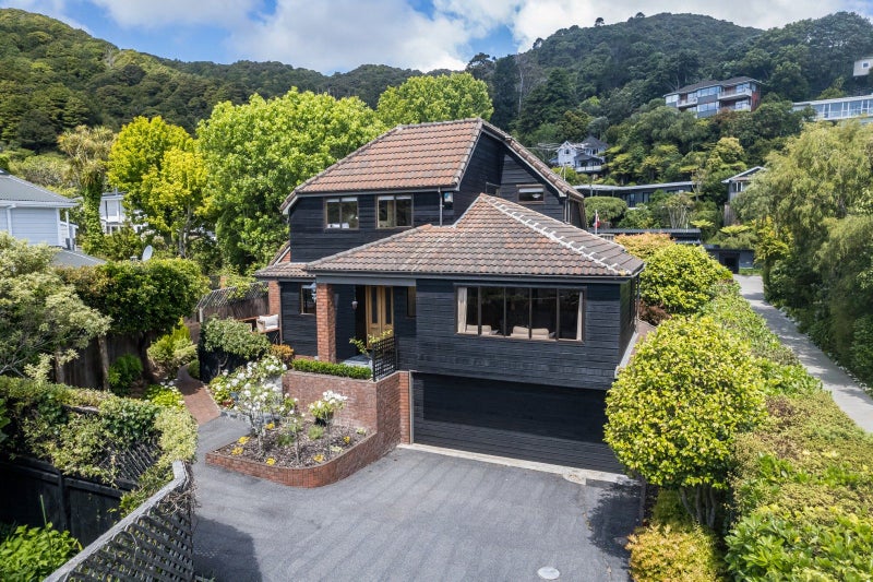 2/16 Cheviot Road, Lowry Bay, Lower Hutt - Carousel 1