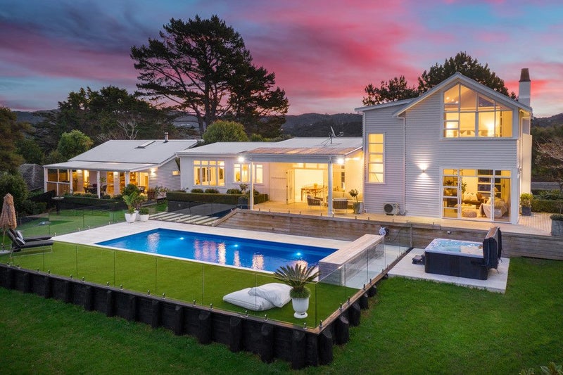 156 Candia Road, Henderson Valley, Auckland - Carousel 1