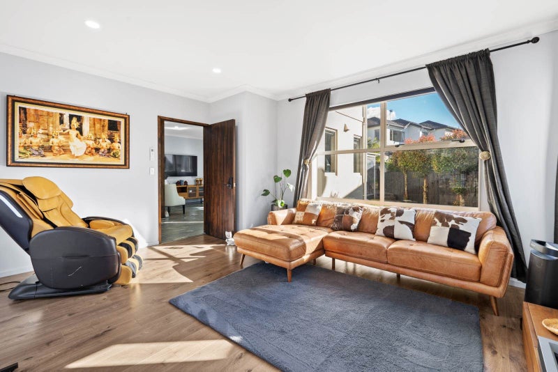 15 Cherrywood Crescent, Northpark, Auckland - Carousel 2