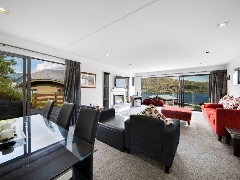 4A De La Mare Place, Frankton, Queenstown - Carousel 2