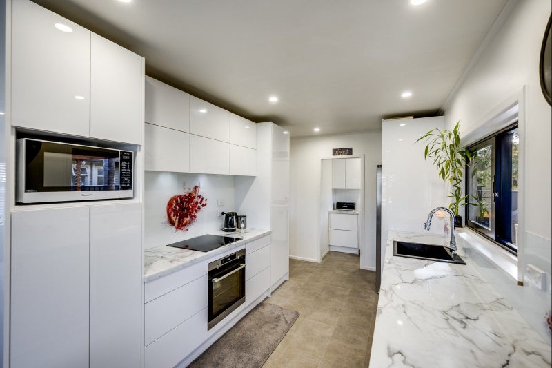 76 Clarence Cox Crescent, Pirimai, Napier - Carousel 2