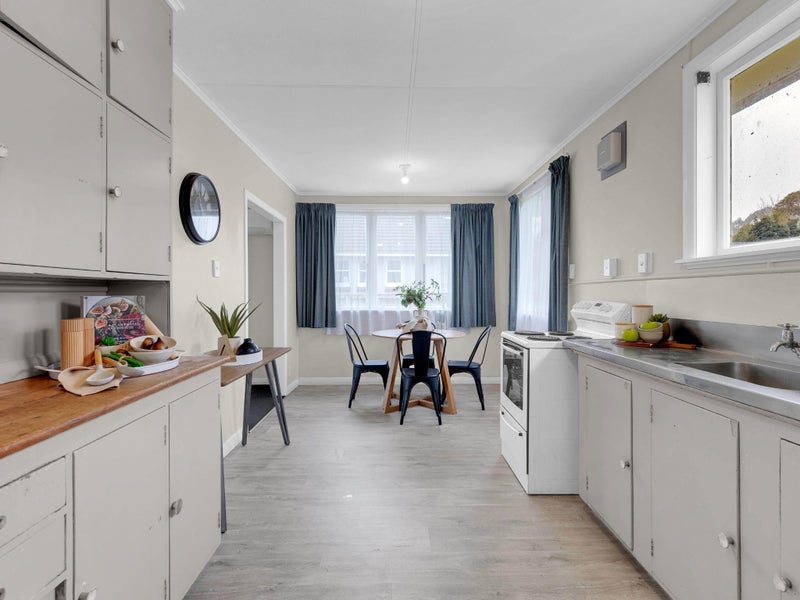 16 Churchill Avenue, Maeroa, Hamilton - Carousel 2