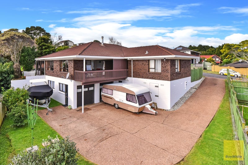 1 Kingsclere Place, Goodwood Heights, Auckland - Carousel 1
