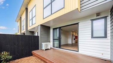 4/21 Peachgrove Road, Te Atatu Peninsula, Auckland - Carousel 1