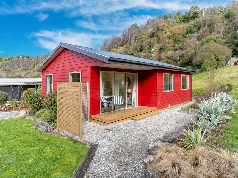 2 Clarewood Avenue, Glenleith, Dunedin - Carousel 1