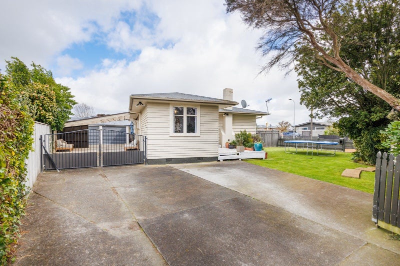 30 Sutherland Crescent, Westbrook, Palmerston North - Carousel 1