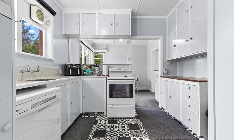 8 Tammadge Street, Te Kuiti - Carousel 2