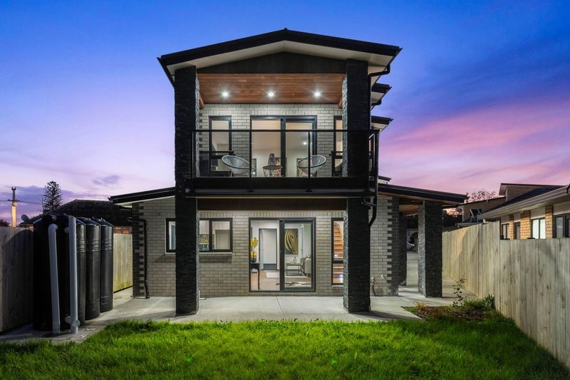 12 Hill Crescent, New Lynn, Auckland - Carousel 1