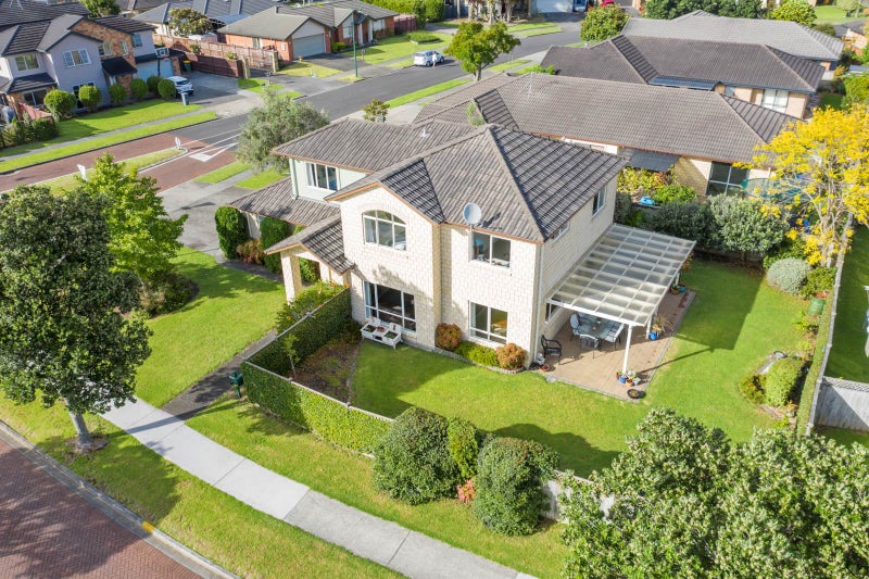 10 Turnberry Drive, Wattle Downs, Auckland - Carousel 1