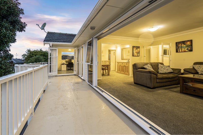 2/3 Geraldine Place, Kohimarama, Auckland - Carousel 1