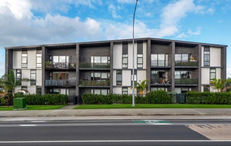 G04/165 Lake Road, Northcote, Auckland - Carousel 2