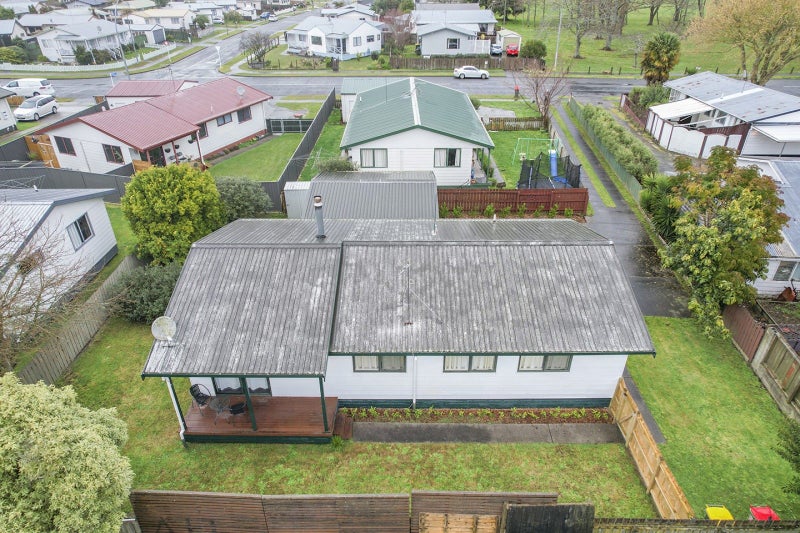 378 Kahikatea Drive, Dinsdale, Hamilton - Carousel 2
