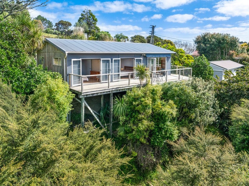 37 Trig Hill Road, Onetangi, Waiheke Island - Carousel 1
