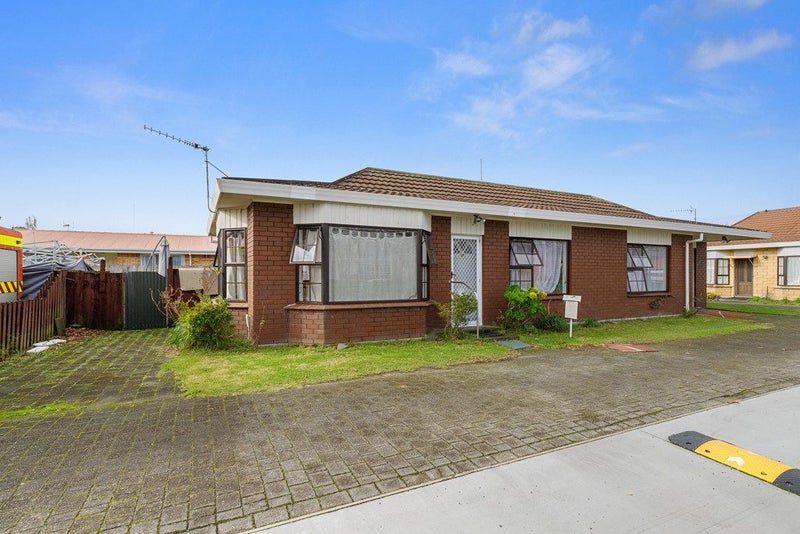 76B Clyde Street, Hamilton East, Hamilton - Carousel 1