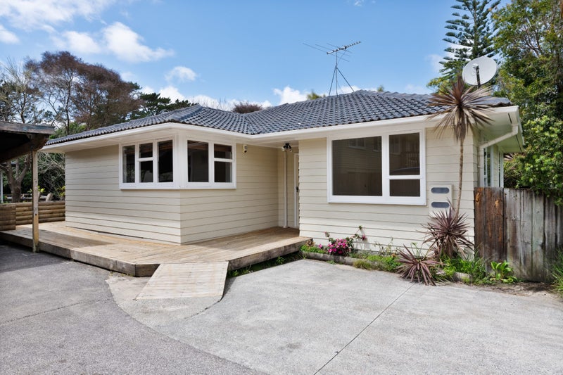 49A Glendene Avenue, Glendene, Auckland - Carousel 1