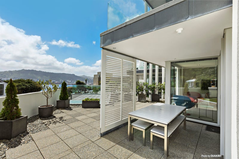 1A/22 Telford Terrace, Oriental Bay, Wellington - Carousel 1