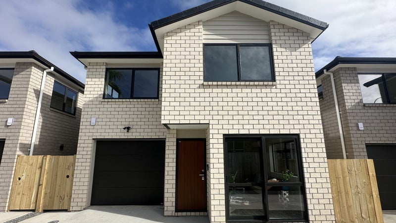 16C Buckland Road, Mangere East, Auckland - Carousel 1