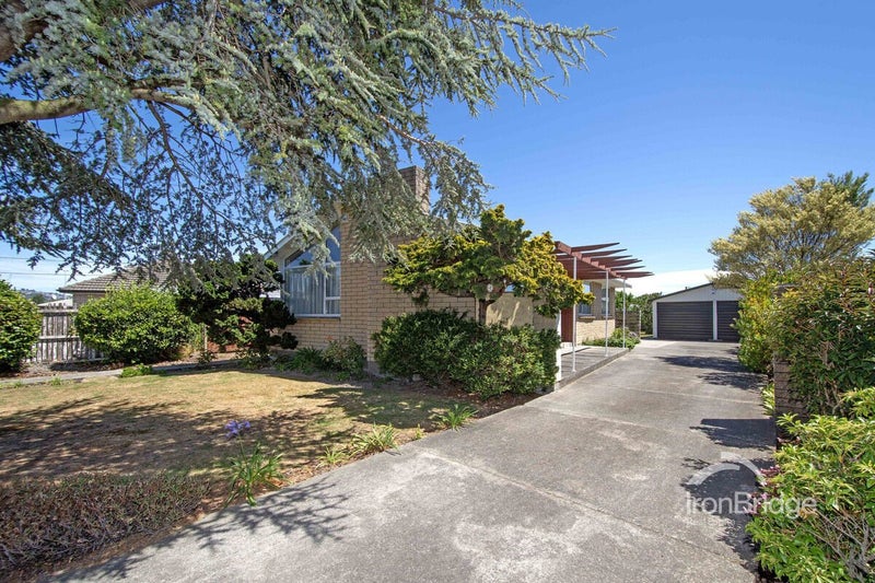3 Frensham Crescent, Woolston, Christchurch - Carousel 2