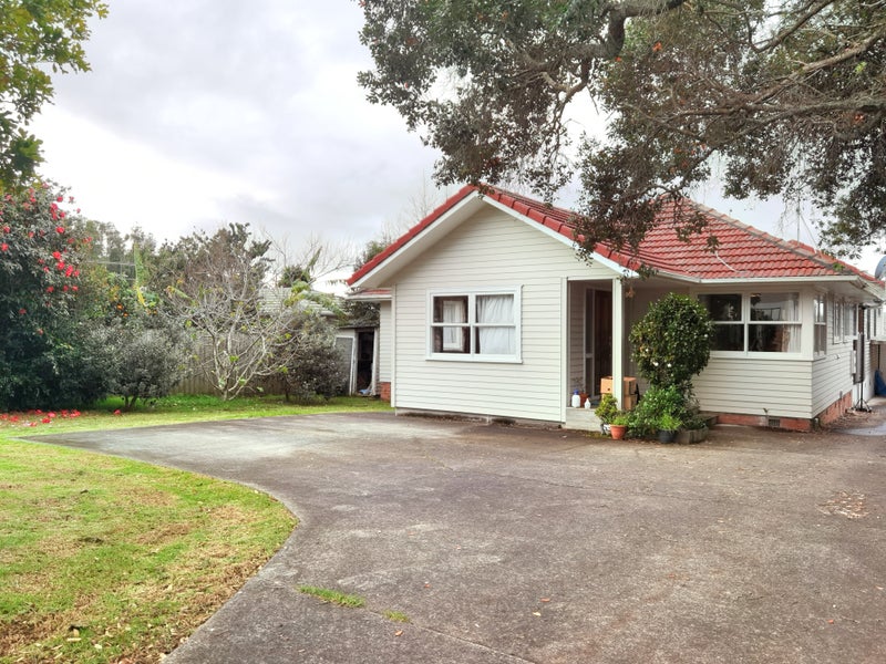 6 Lenihan Street, Northcote, Auckland - Carousel 1