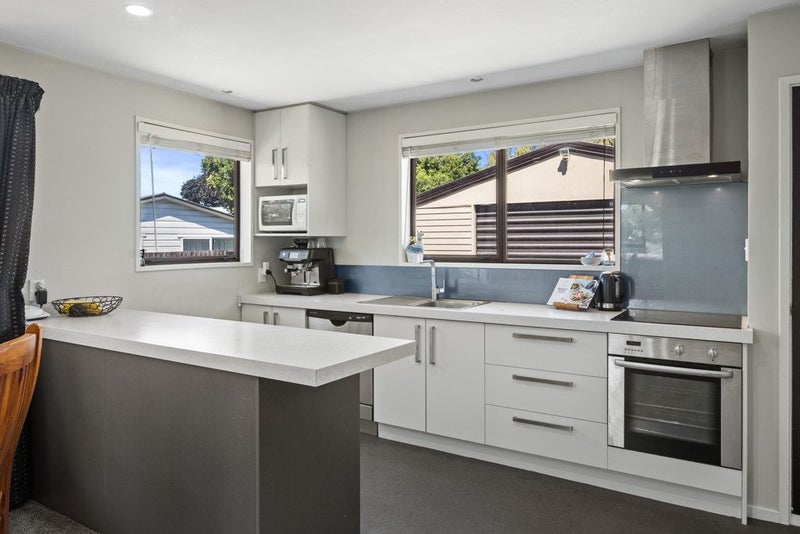 6 Kruse Place, Redwood, Christchurch - Carousel 2