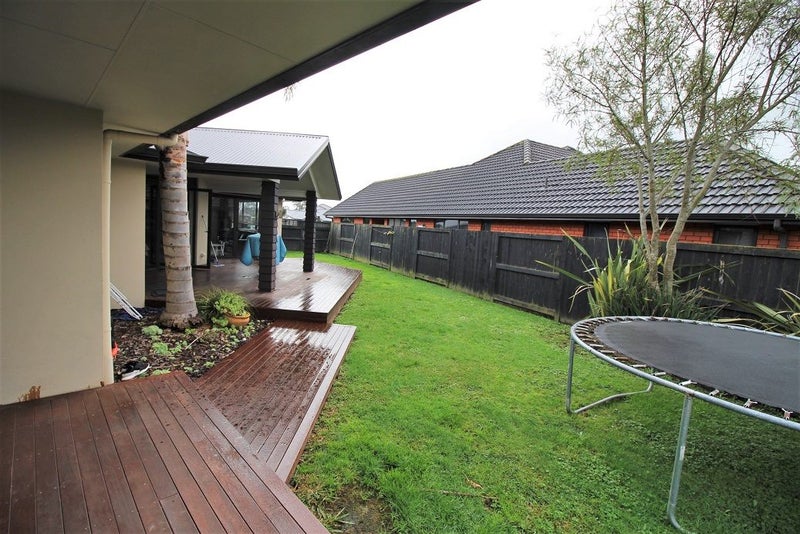 99 St James Drive, Huntington, Hamilton - Carousel 20