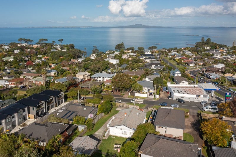 4 Auld Street, Torbay, Auckland - Carousel 2
