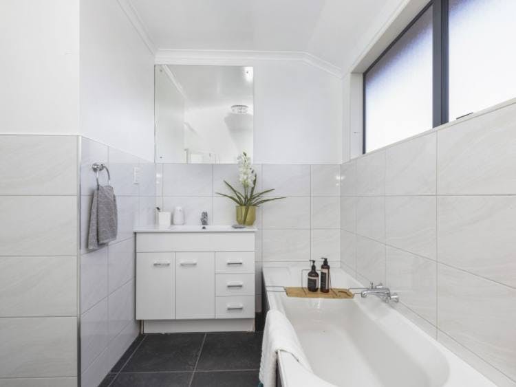 40 Keswick Crescent, Huntington, Hamilton - Carousel 7