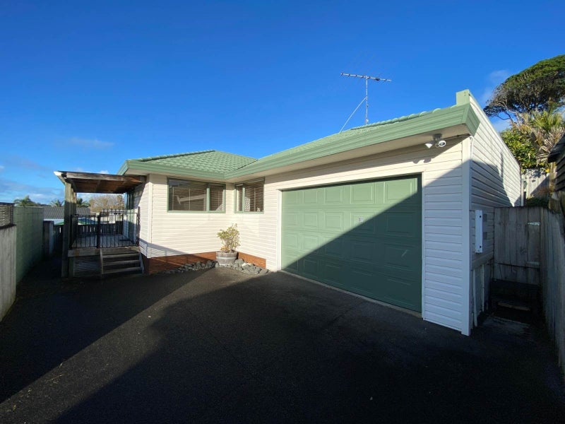 37 Pohutukawa Avenue, Red Beach, Whangaparāoa - Carousel 1