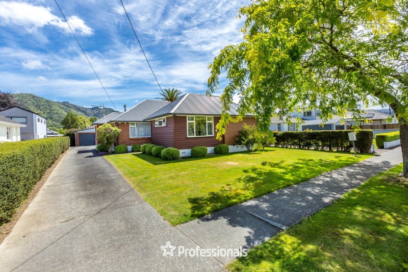 34 Oxford Crescent, Ebdentown, Upper Hutt - Carousel 1