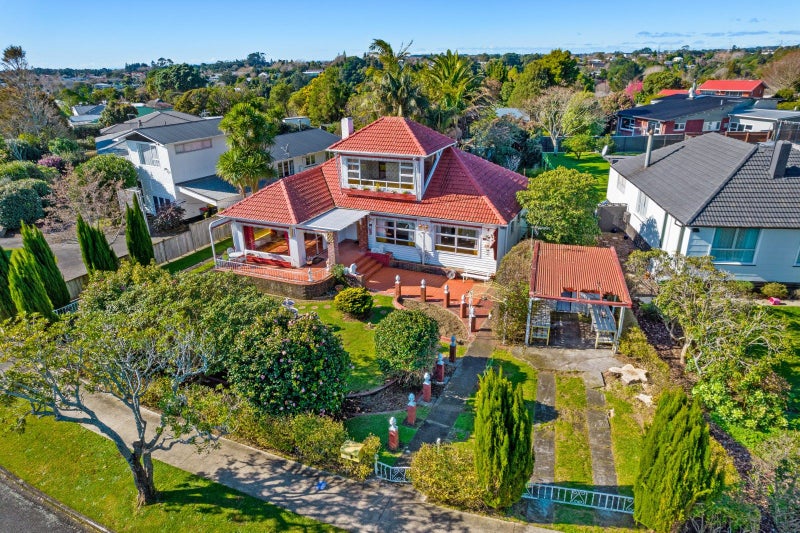 22 Budleigh Street, Frankleigh Park, New Plymouth - Carousel 1