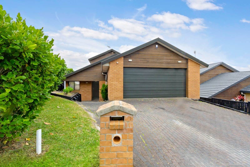 37 Chieftain Rise, Goodwood Heights, Auckland - Carousel 1