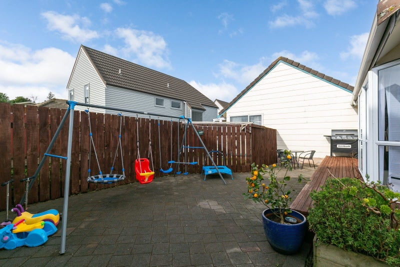 18A Bracken Road, Newlands, Wellington - Carousel 2