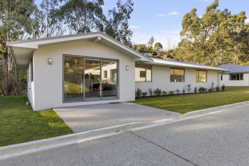 2 Rose Drive, Concord, Dunedin - Carousel 1