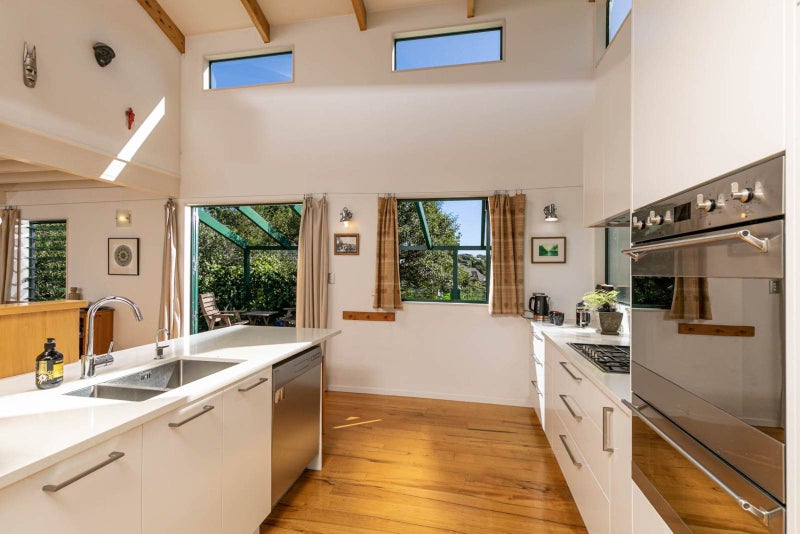 3 Tree Fern Trail, Campbells Bay, Auckland - Carousel 2