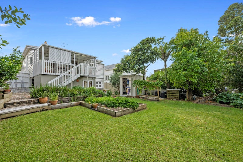 14 Owens Road, Devonport, Auckland - Carousel 1