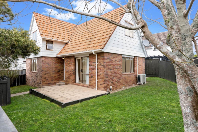 1/5 Elderwood Lane, Belmont, Auckland - Carousel 1