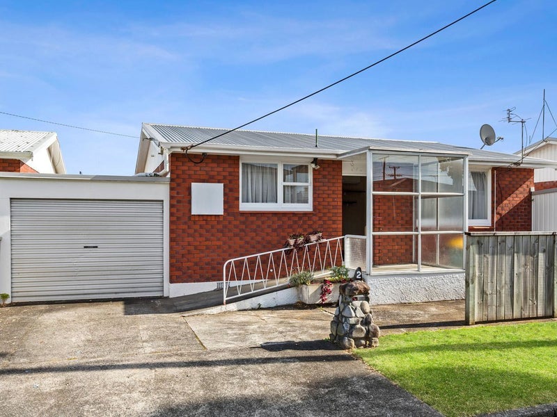 2/67 Young Street, New Plymouth, New Plymouth - Carousel 1
