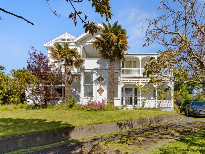 9 Hukarere Road, Bluff Hill, Napier - Carousel 1