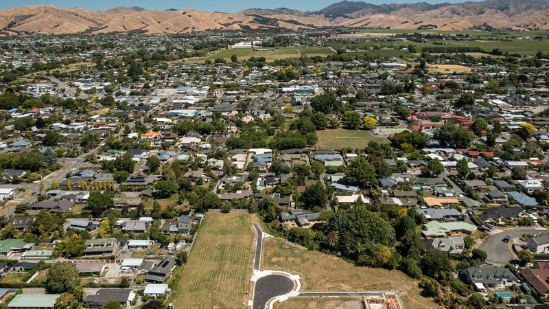 3 Magnolia Drive, Springlands, Blenheim - Carousel 1