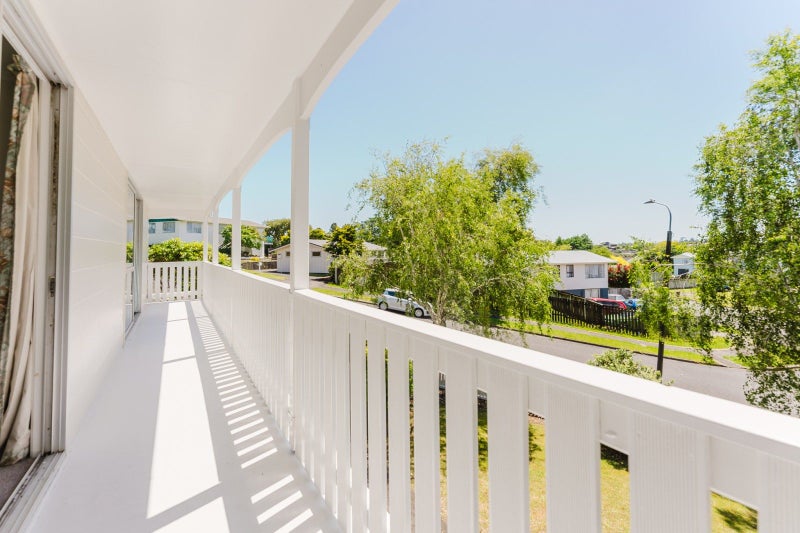 50 Trelawney Crescent, Westown, New Plymouth - Carousel 2